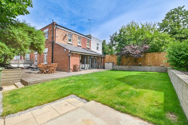 Melrose Avenue, Willesden Green... 2 bed flat for sale
