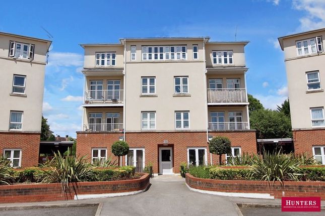 Robinson Court, Magdalene Gardens 2 bed apartment for sale