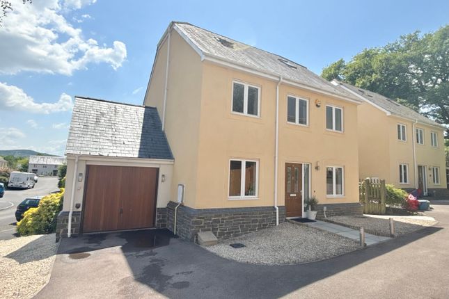 5 bed detached house
