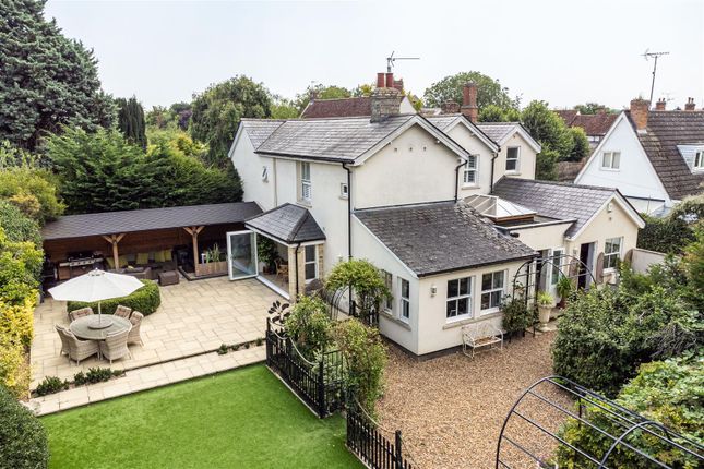 6 bedroom detached house for sale