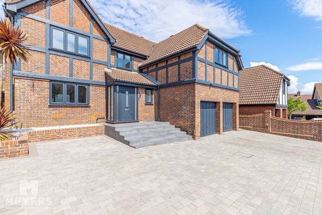 5 bed detached house