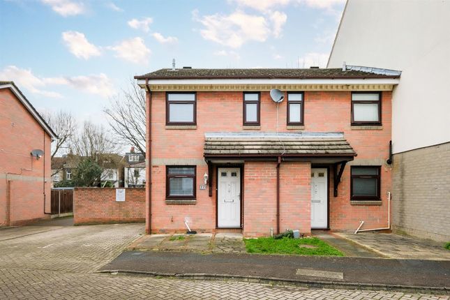 Broad Oak Close, Chingford 2 bed end of terrace house for sale