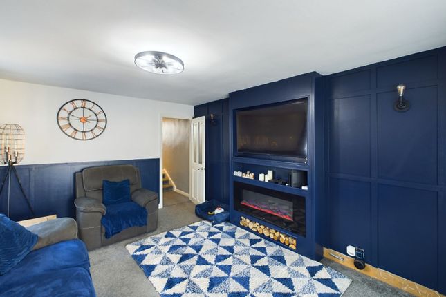 2 bedroom semi-detached house for sale