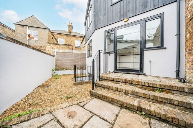 Roehampton Lane, London SW15 3 bed house for sale