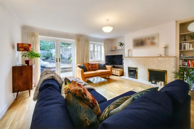 Primrose Gardens, Radlett WD7 2 bed terraced house for sale