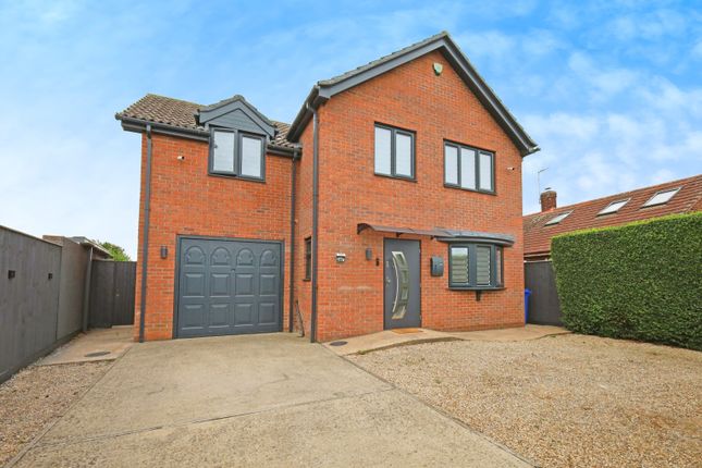 3 bed detached house