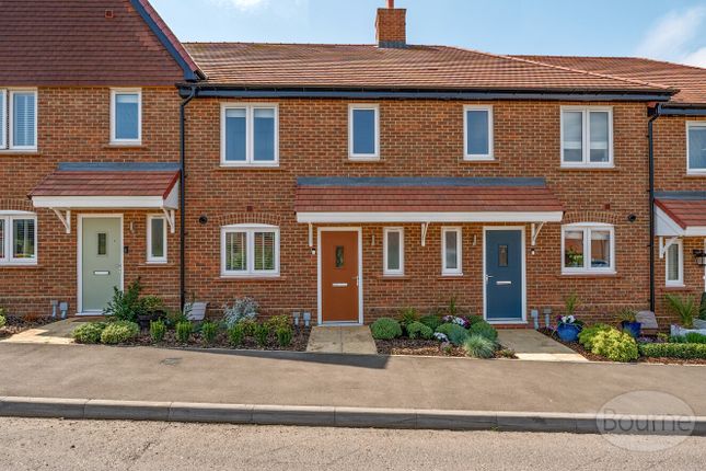 Westbroke Way, Farnham GU10 3 bed terraced house for sale
