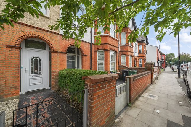 3 bed end terrace house
