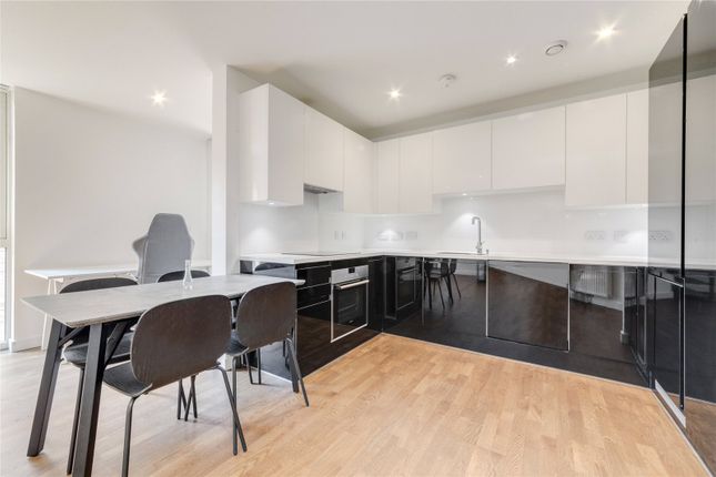 Discovery Tower, 1 Terry Spinks... 1 bed flat for sale