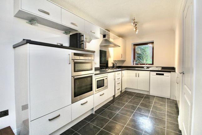 4 bedroom link detached house for sale