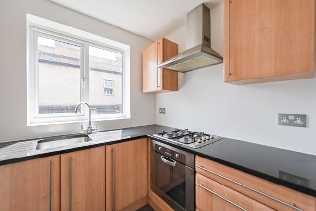 Chingford Road, Lloyd Park... 2 bed flat for sale