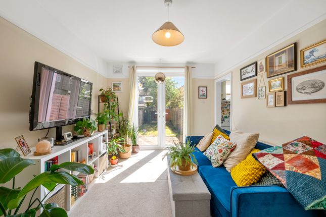 Abbott Avenue, Raynes Park SW20 2 bed maisonette for sale