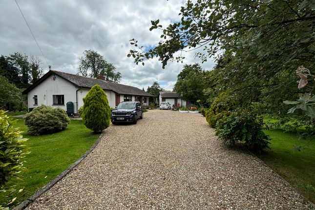 Crugybar, Llanwrda, SA19 3 bed detached bungalow for sale