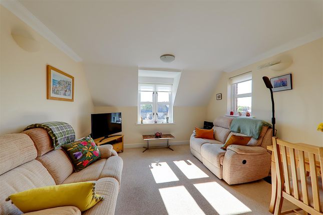 Park Road, Worthing, BN11 2 bed flat for sale