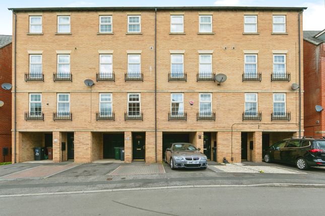 4 bedroom town house for sale