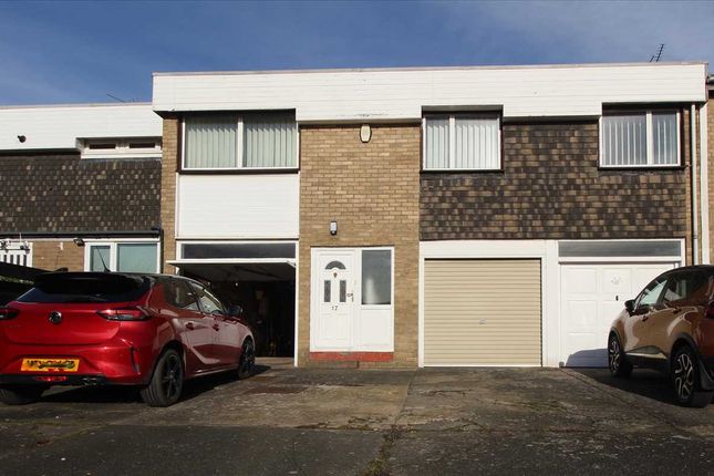 Dewsgreen, Hall Close Dale, Cramlington 2 bed flat for sale