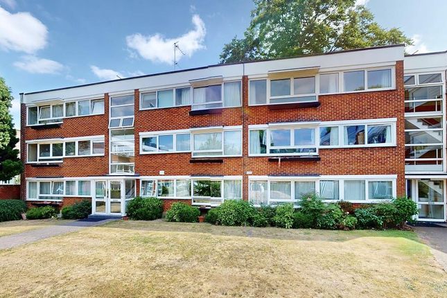 Kings Road, TW10 2 bed flat for sale
