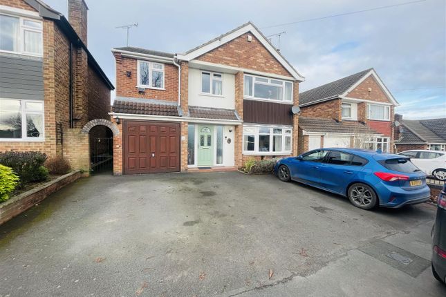 5 bed detached house