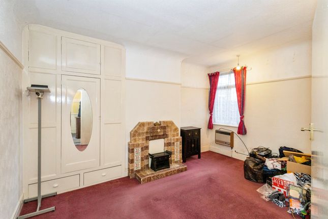 1 bedroom ground floor flat for sale