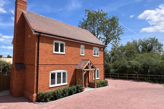 Frog Lane, Mapledurwell, RG25 4 bed detached house for sale