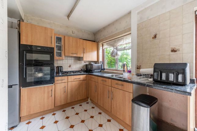 Princes Avenue, Kingsbury, London, NW9 4 bed terraced house for sale