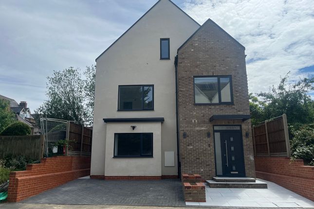 6 bed detached house