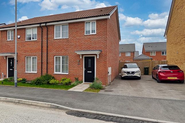 Hackett Gardens, Bingham, Nottingham 3 bed semi