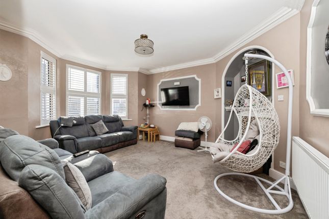 5 bedroom semi-detached house for sale