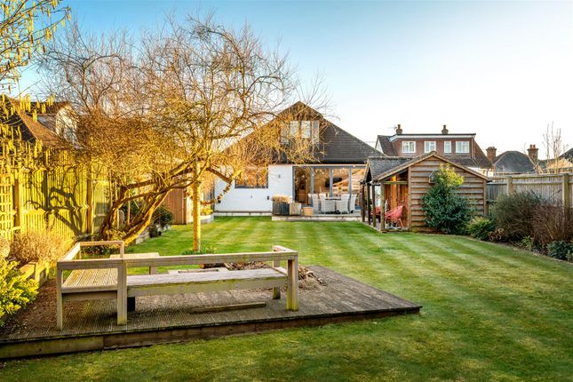 5 bed detached house