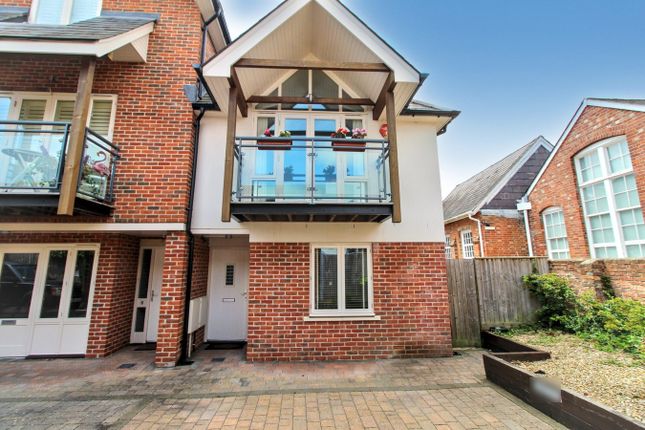 2 bedroom town house for sale