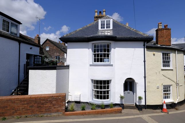 3 bedroom cottage for sale