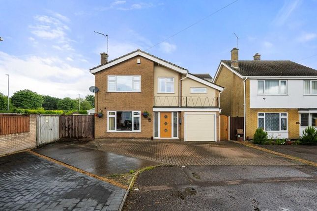 4 bed detached house