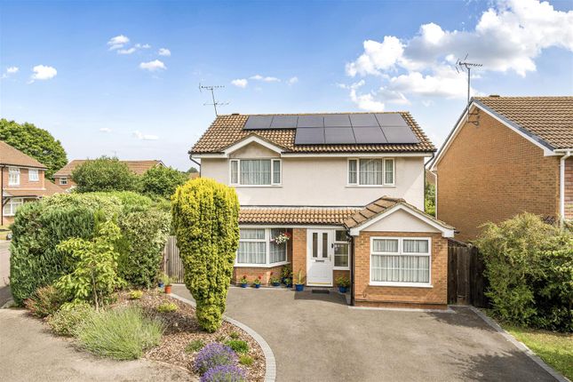4 bed detached house