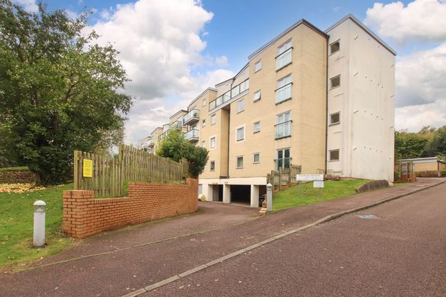 Gadebury Heights, Hemel Hempstead 2 bed apartment for sale