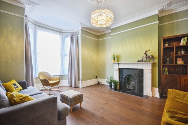 6 bed terraced house