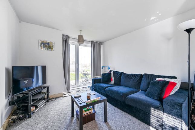 Wyatt Point, Thamesmead, London, SE28 1 bed flat for sale
