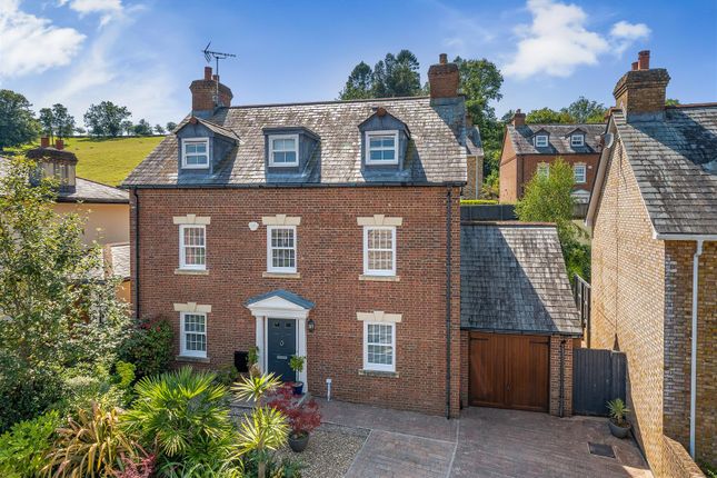 4 bed detached house
