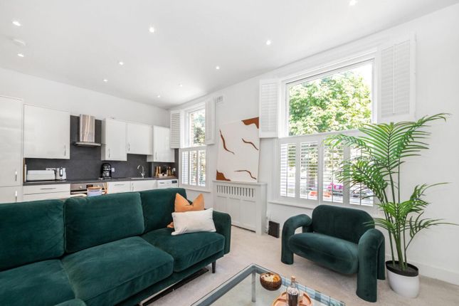 Wood Vale, Forest Hill, London, SE23 2 bed ground floor flat for sale