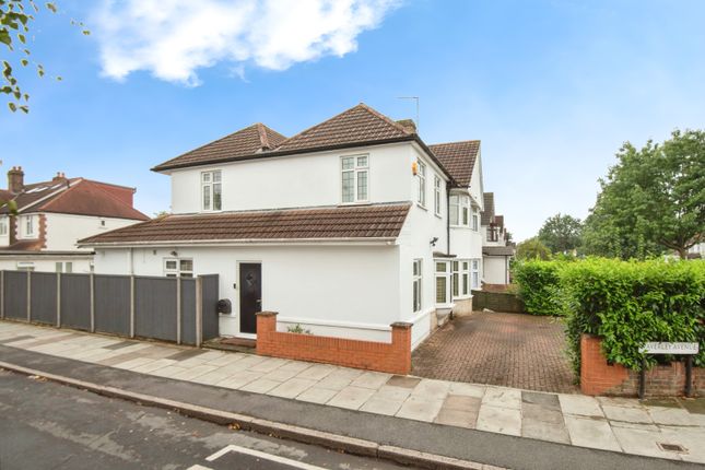 6 bed semi-detached house