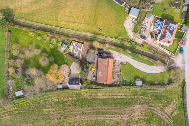 5 bed detached house