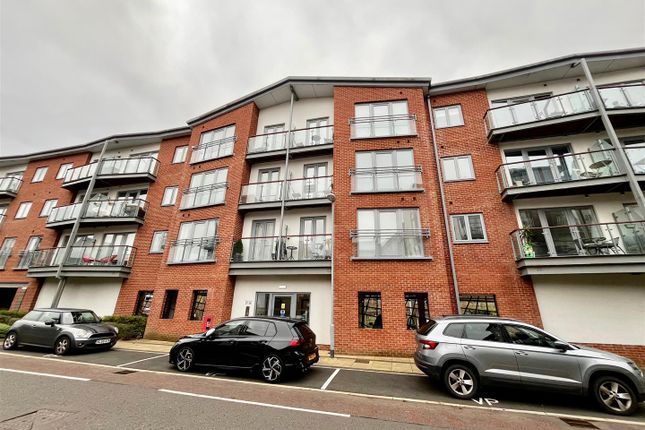 Worsdell Drive, Gateshead 2 bed flat for sale