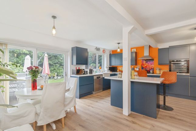 5 bedroom semi-detached house for sale