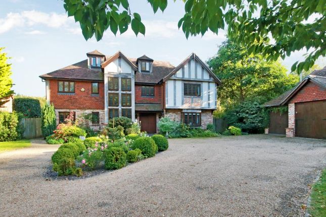 5 bed detached house