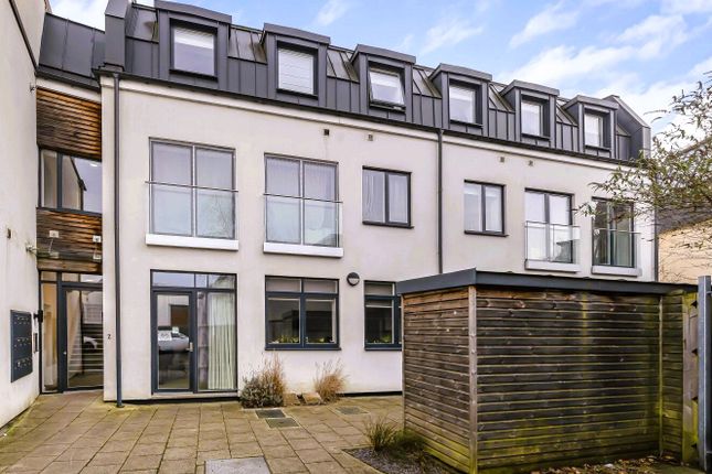 Bardolph Road, Richmond 2 bed apartment for sale