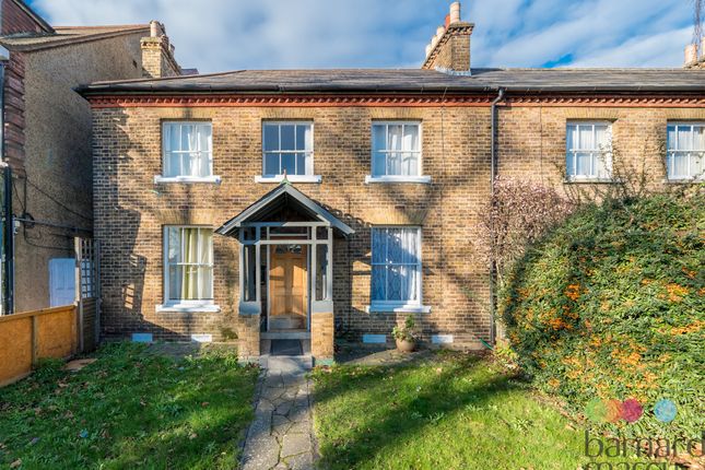 4 bedroom end of terrace house for sale