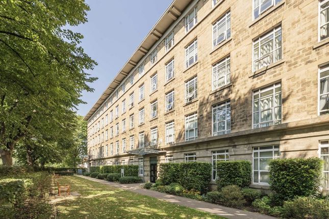 Bromyard Avenue, London W3 2 bed flat for sale