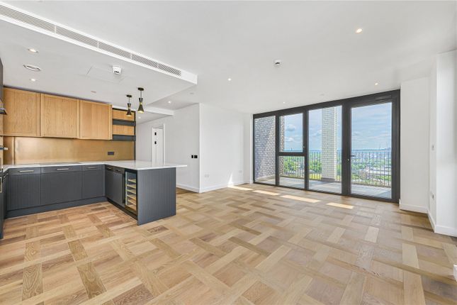 Boxwood Gardens, London E1W 3 bed apartment for sale