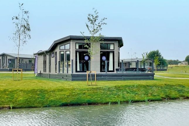 Green Hill Farm Holiday Village 2 bed park home for sale