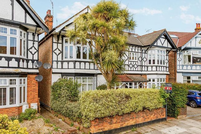 Loveday Road, Ealing, London, W13 9JT 2 bed flat for sale