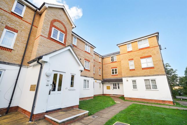 Clarence Close, Barnet, EN4 2 bed apartment for sale